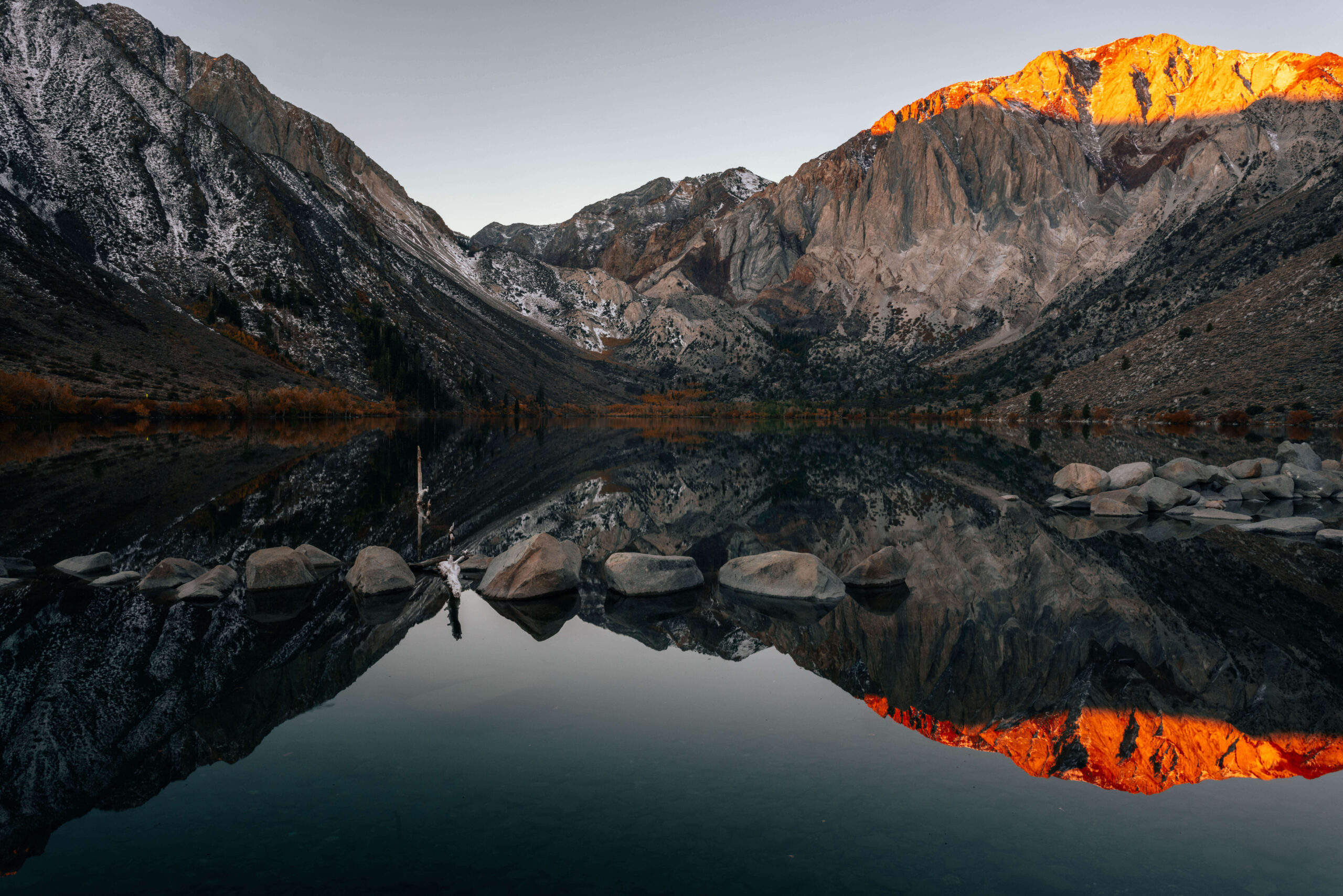 Hiking in Mammoth Lakes, California. Photography by California Travel Escapes. 